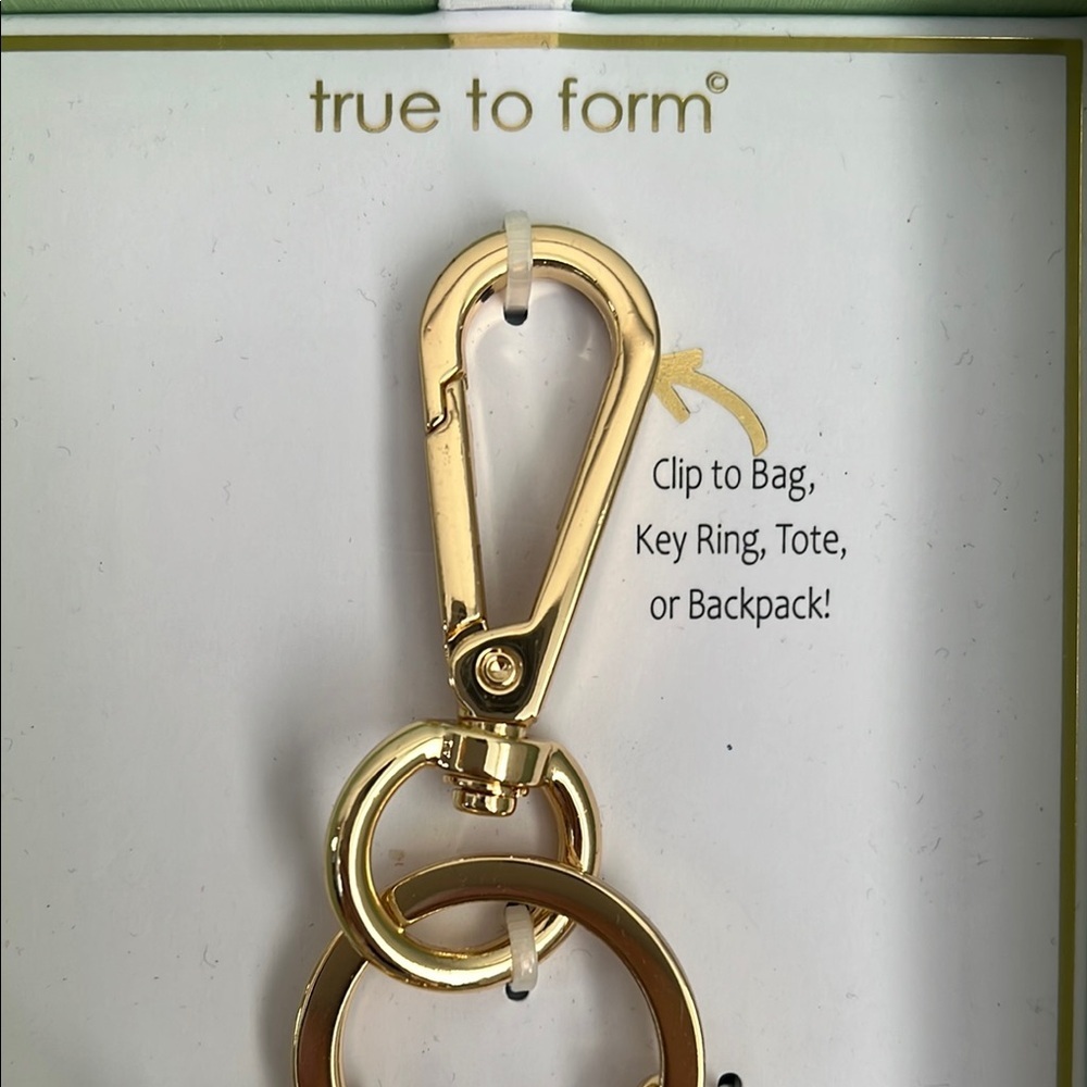 ✨Gold Travel Charm Keychain ✈️🧳🌍🥂🇫🇷 - Picture 4 of 4